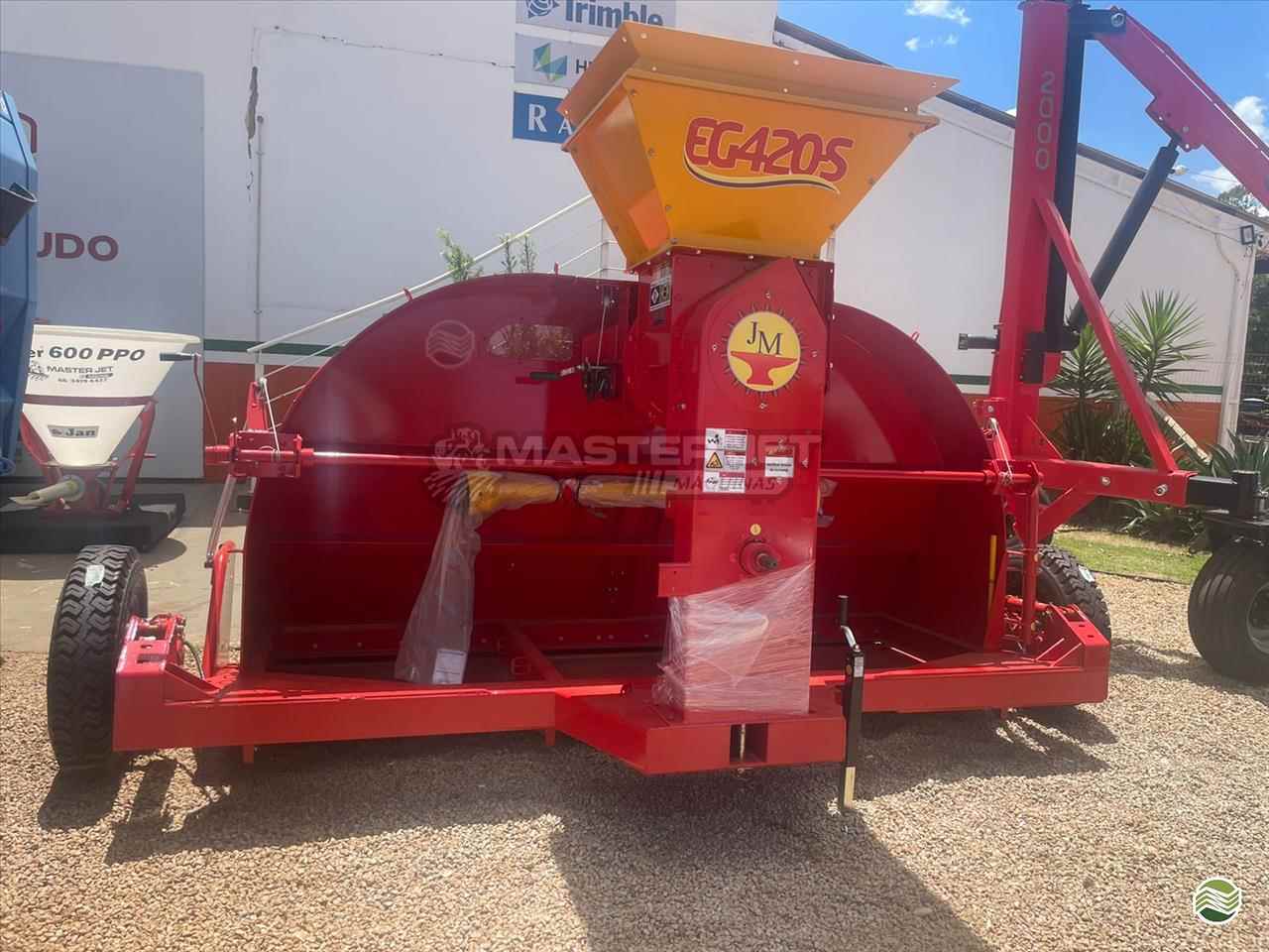 IMPLEMENTOS AGRICOLAS EMBUTIDORA EMBUTIDORA DE GRÃOS Master Jet Máquinas CAMPO VERDE MATO GROSSO MT